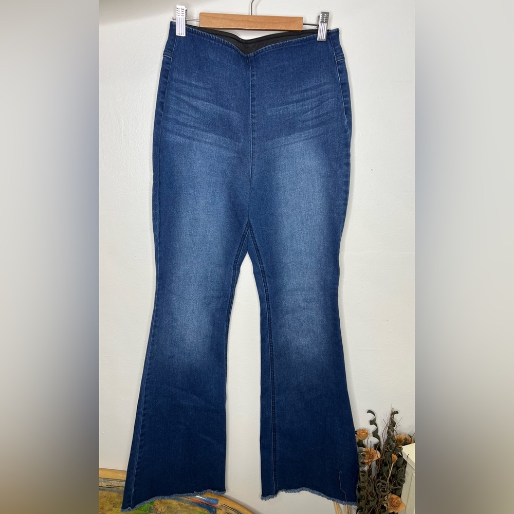 Knox Rose Pull on Flare Jeans